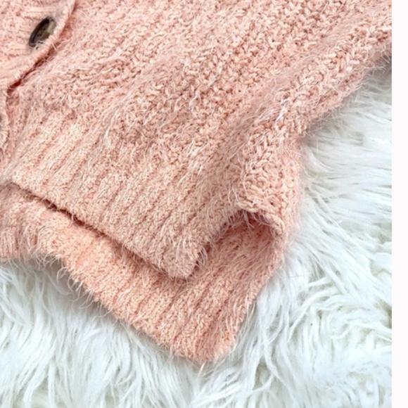 Wild Fable Peach Eyelash Cropped Cardigan Faux Tortoise Buttons Soft XS EUC - Picture 4 of 5